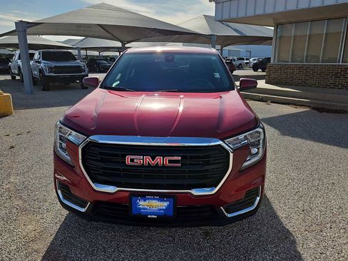 Used 2024 GMC Terrain SLE FWD image 3