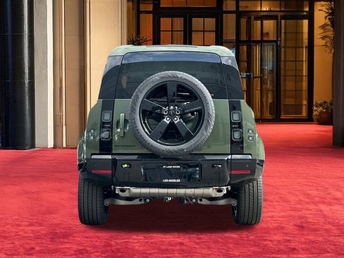 New 2026 Land Rover Defender 110 X-Dynamic SE image 11