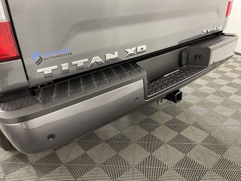 Used 2024 Nissan Titan SV w/ SV Convenience Package image 6