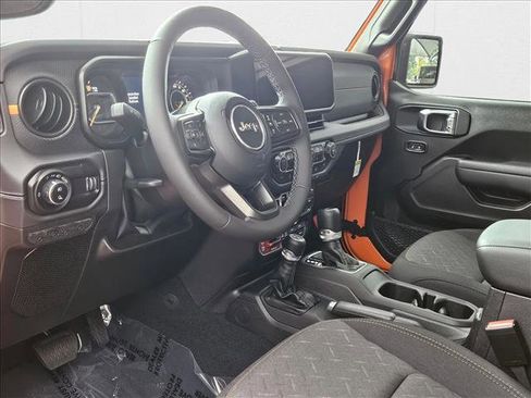 New 2025 Jeep Gladiator Mojave w/ Convenience Group image 3