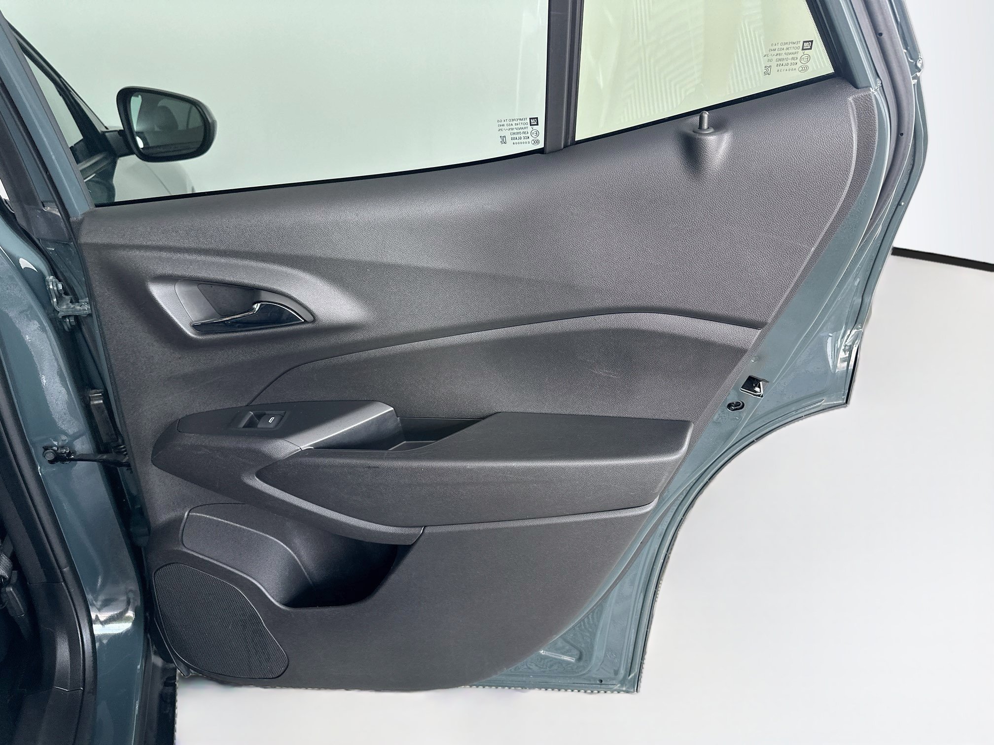 Used 2025 Chevrolet Trax LT FWD image 27