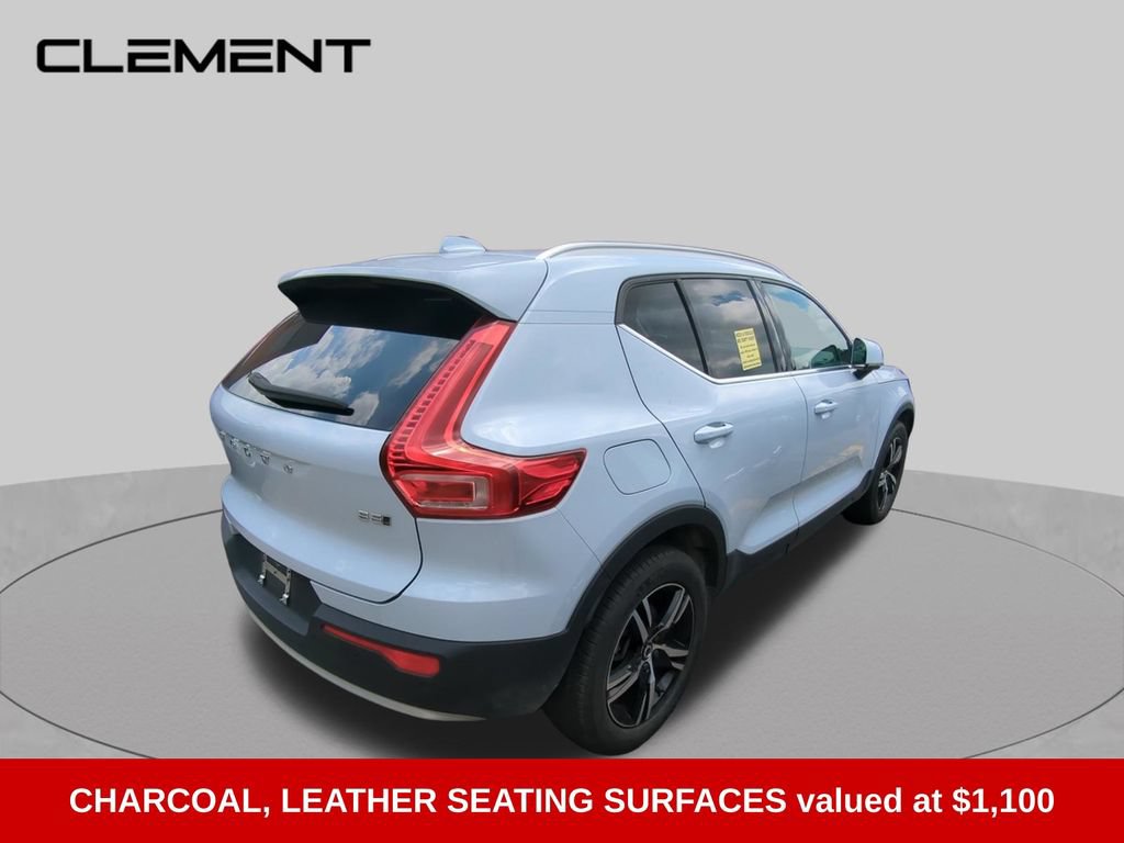 Used 2025 Volvo XC40 B5 Core AWD/4WD image 4