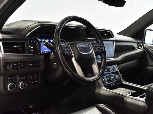 Used 2021 GMC Yukon Denali w/ Denali Premium Package image 15