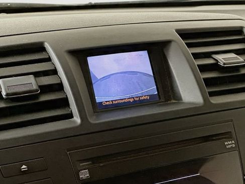 Used 2011 Toyota Highlander 4WD w/ Tech Pkg image 14