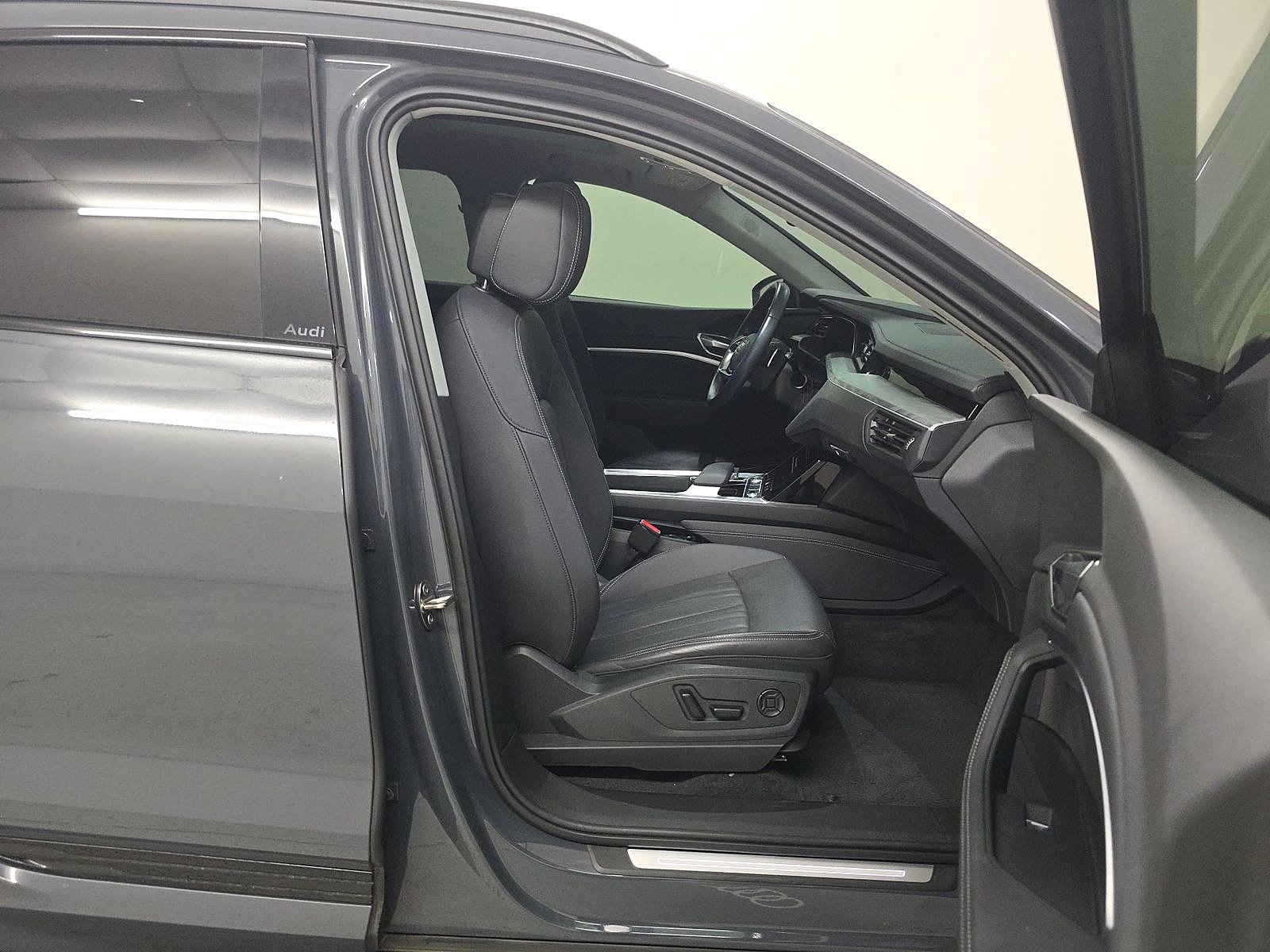 Used 2024 Audi Q8 e-tron Premium Plus w/ Premium Plus Package AWD/4WD image 8