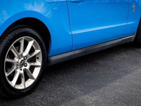 Used 2010 Ford Mustang Coupe RWD image 21