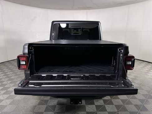 Used 2024 Jeep Gladiator Sport AWD/4WD image 27