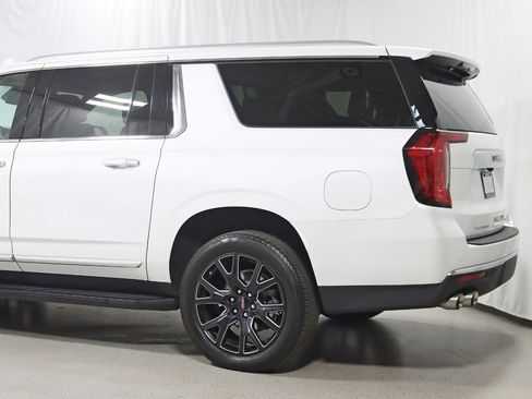 Used 2024 GMC Yukon XL Denali AWD/4WD image 10