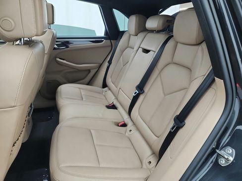 Used 2023 Porsche Macan AWD/4WD image 15
