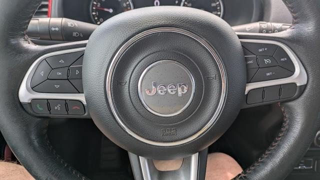Used 2017 Jeep Renegade Trailhawk w/ Premium Trailhawk Package AWD/4WD image 10