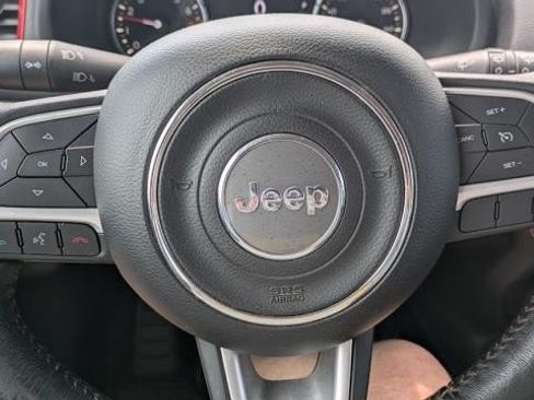 Used 2017 Jeep Renegade Trailhawk AWD/4WD image 10