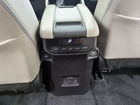 Used 2025 Toyota Grand Highlander AWD Hybrid image 20