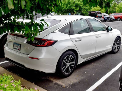 Used 2023 Honda Civic LX image 5