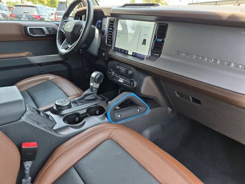 Used 2023 Ford Bronco Outer Banks w/ Sasquatch Package AWD/4WD image 15