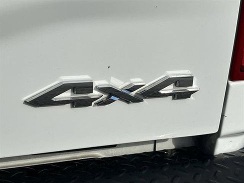 Used 2022 RAM 2500 Laramie w/ Safety Group B image 11