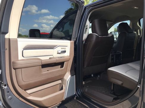 New 2026 RAM 2500 Laramie AWD/4WD image 14