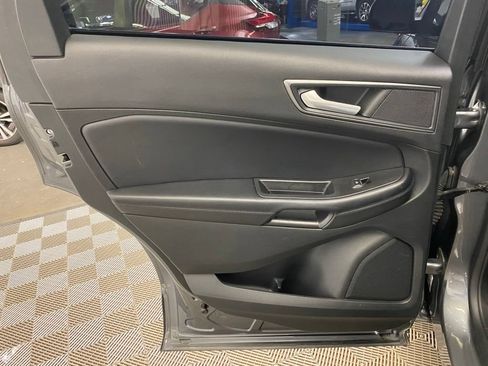 Used 2022 Ford Edge SE w/ Black Appearance Package AWD/4WD image 17