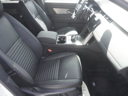Used 2025 Land Rover Discovery Sport Dynamic SE image 23