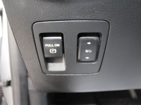 Used 2020 Ford F150 Lariat image 32