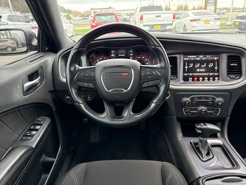 Used 2018 Dodge Charger SXT Plus w/ Blacktop Package image 19