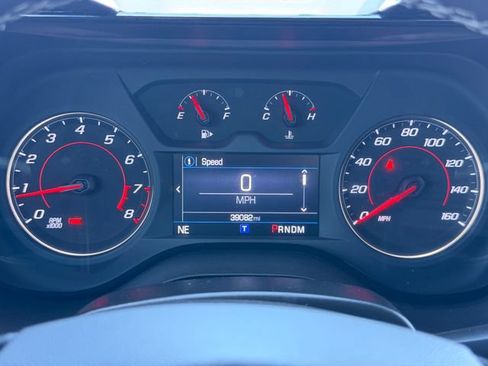 Used 2021 Chevrolet Camaro LT w/ RS Package RWD image 11