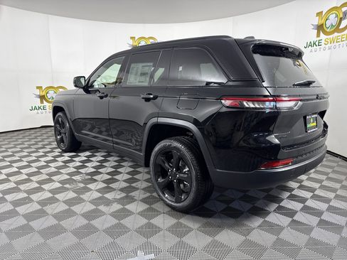 New 2025 Jeep Grand Cherokee Limited w/ Luxury Tech Group II image 5