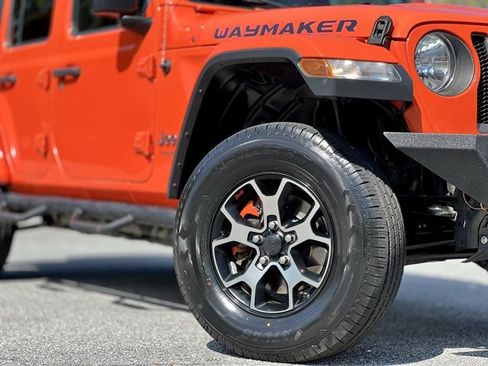 Used 2018 Jeep Wrangler Unlimited Rubicon w/ Safety Group image 4