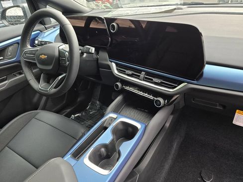 New 2026 Chevrolet Equinox EV LT AWD/4WD image 10
