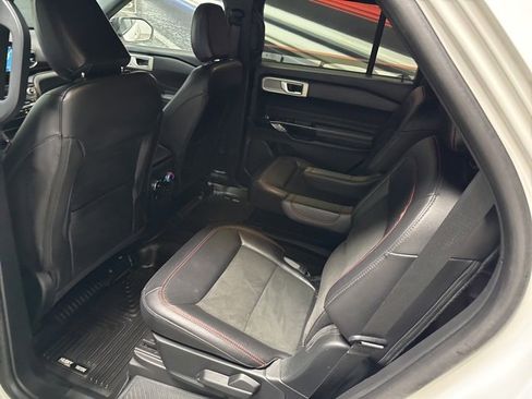 Used 2023 Ford Explorer ST-Line w/ Class IV Trailer Tow Package image 16