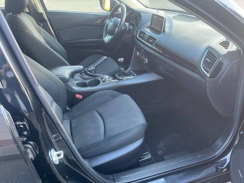 Used 2014 MAZDA MAZDA3 i Touring w/ Technology Package FWD image 7
