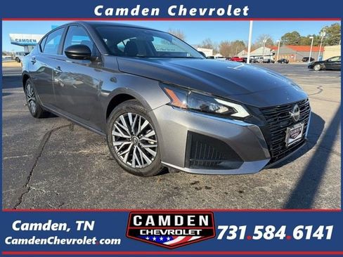 Used 2025 Nissan Altima 2.5 SV image 1