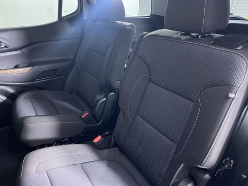 Certified 2023 GMC Acadia SLE w/ Driver Convenience Package image 12