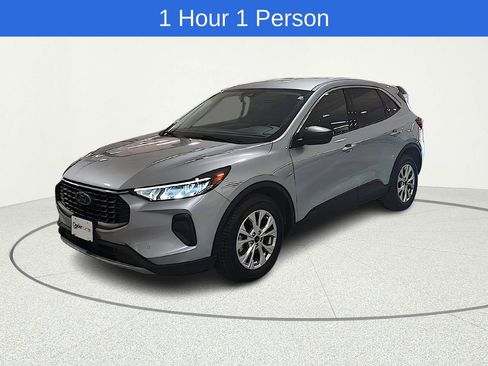 Used 2023 Ford Escape Active image 2