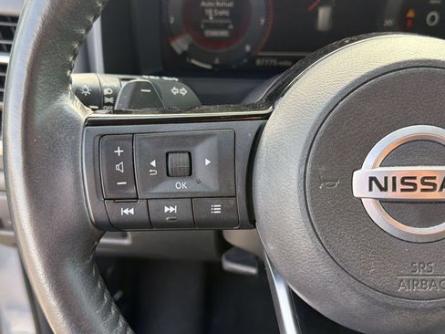 Used 2021 Nissan Rogue Platinum FWD image 16