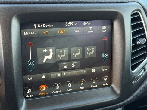 Used 2018 Jeep Compass Trailhawk w/ Leather Interior Group AWD/4WD image 27
