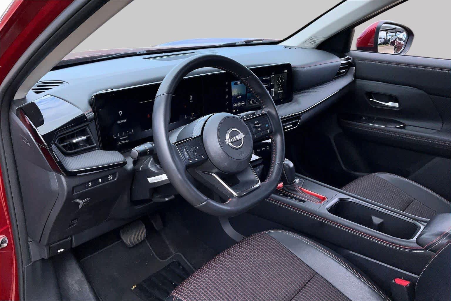 Certified 2025 Nissan Kicks SR w/ SR Premium Package FWD image 15