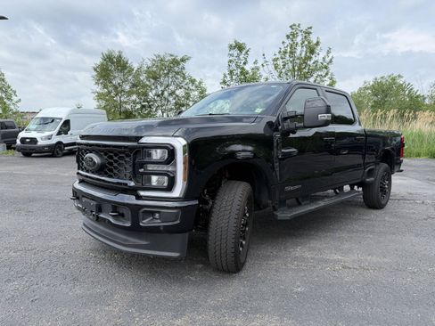 Used 2026 Ford F350 Lariat w/ Black Appearance Package AWD/4WD image 8