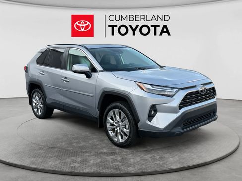 Used 2025 Toyota RAV4 XLE Premium w/ Weather Package AWD/4WD image 7