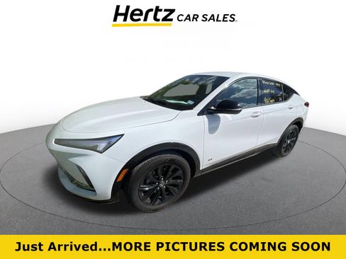 Used 2025 Buick Envista Sport Touring image 1