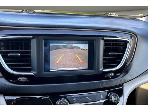 Certified 2019 Chrysler Pacifica Touring Plus FWD image 26