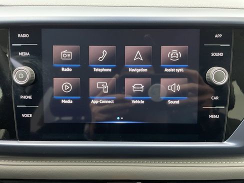 Used 2024 Volkswagen Taos SE image 32