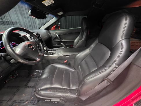 Used 2007 Chevrolet Corvette Coupe w/ Preferred Equipment Group RWD image 19