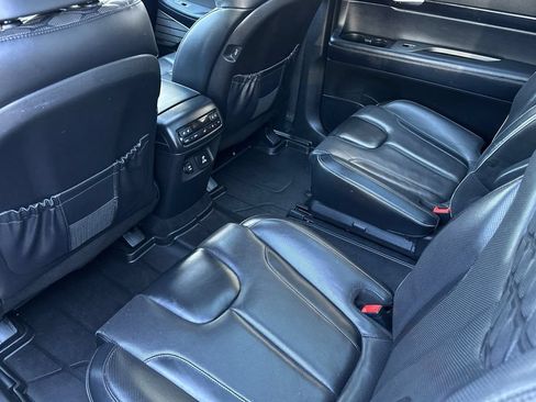 Used 2021 Hyundai Palisade Limited AWD/4WD image 12
