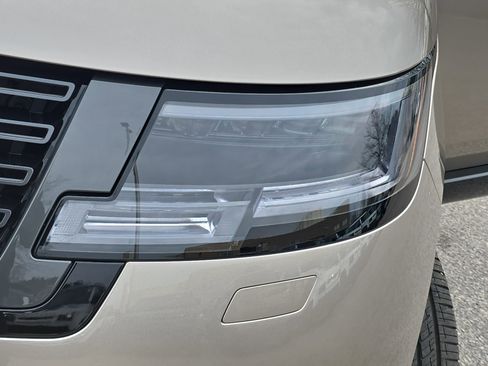 New 2026 Land Rover Range Rover Long Wheelbase SE AWD/4WD image 32