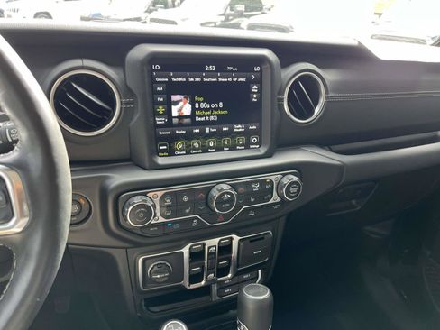 Used 2022 Jeep Wrangler Unlimited Sahara w/ Cold Weather Group image 14