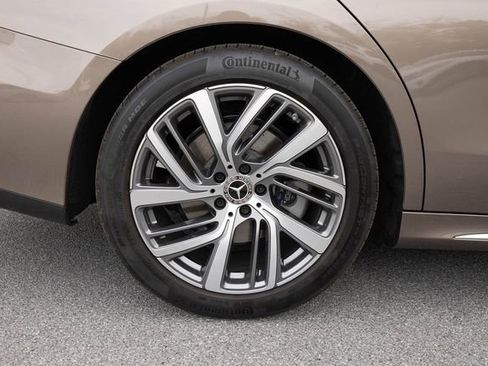 Used 2025 Mercedes-Benz E 350 4MATIC Sedan image 10
