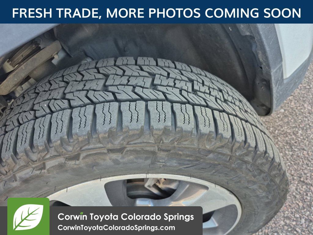 Used 2019 Jeep Cherokee Limited AWD/4WD image 8