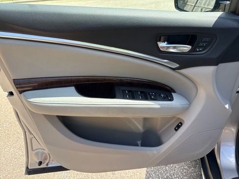 Used 2020 Acura MDX FWD image 17