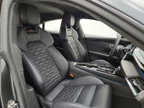 Used 2024 Audi RS e-tron GT w/ Carbon Performance Package AWD/4WD image 18