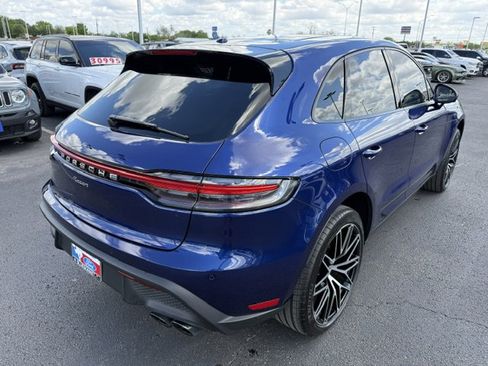 Used 2025 Porsche Macan AWD/4WD image 4